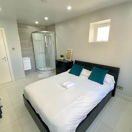 Euston Apartment By Dc London Rooms